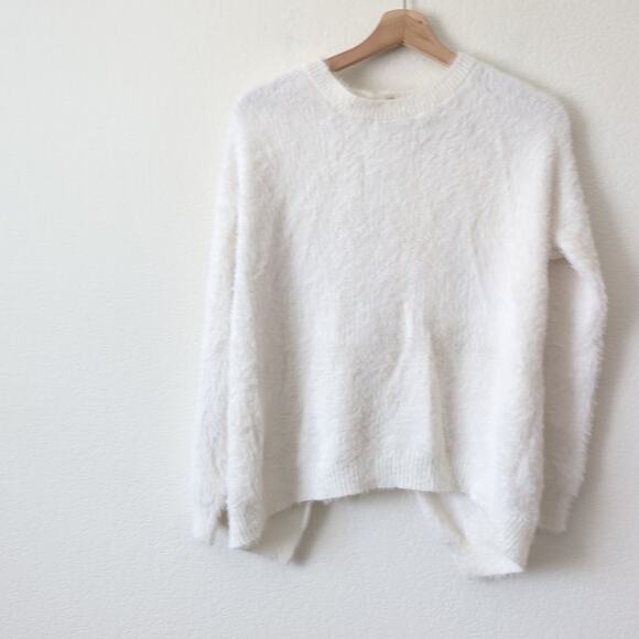 Lulus Weekend in Aspen Bow Tie Back Fuzzy White Backless Sweater Women's Small S - Picture 4 of 11